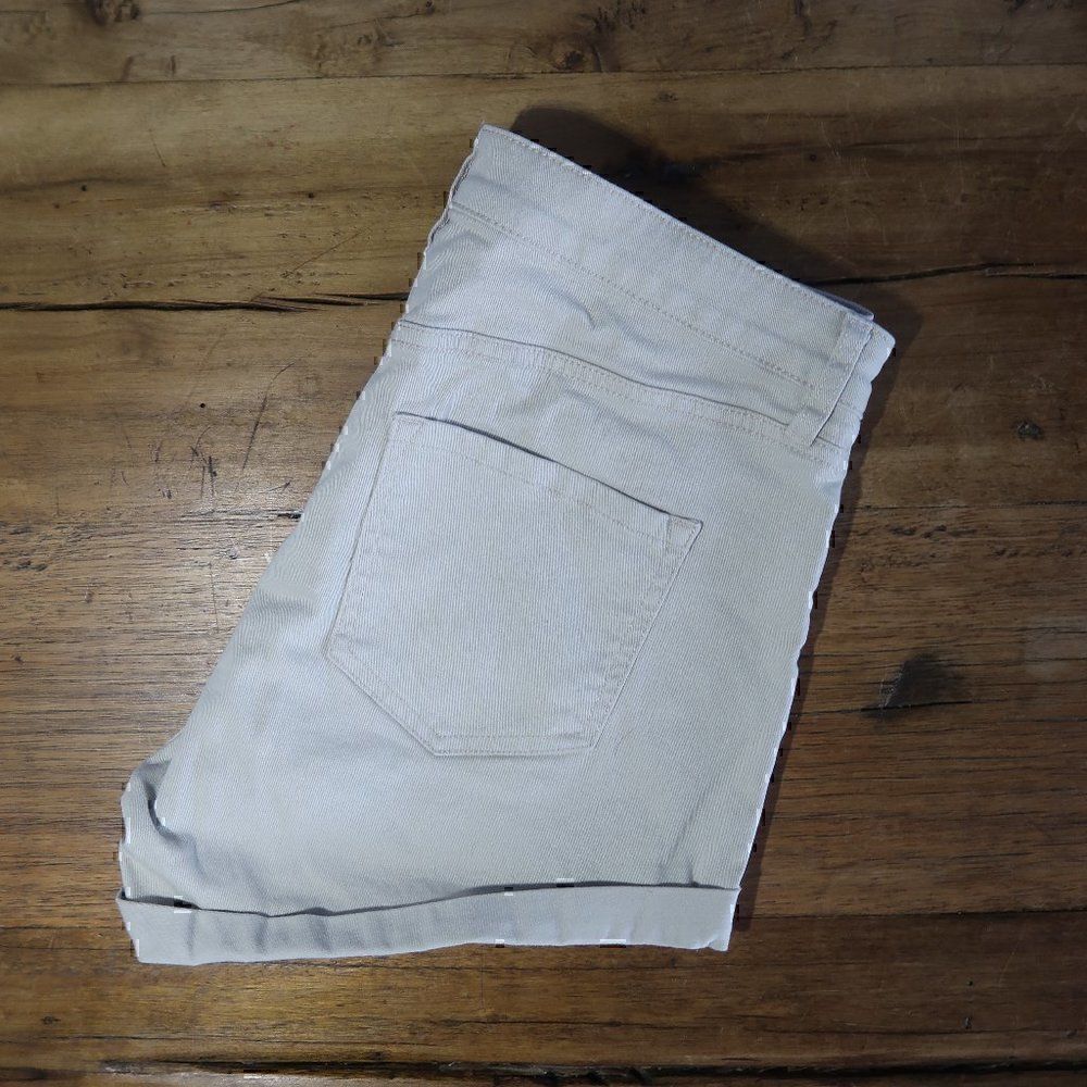 H&M TAN DENIM COTTON STRETCH SHORT WOMENS SIZE 8